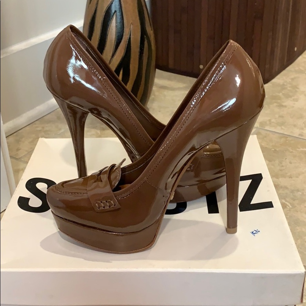 Schutz “Beverly” Platform Loafer Heel Patent NIB 6